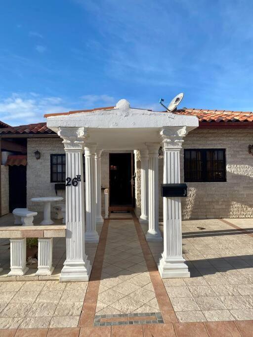 3-Bedroom Villa With A Jacuzzi Noord Buitenkant foto